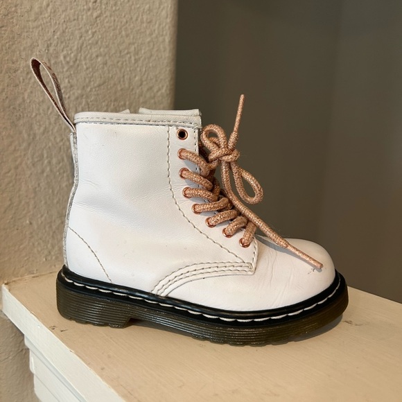 Doc Martens - 1460J JY004 - White/Rose Gold Boots w/ Zipper - US SIZE 7C - Picture 2 of 9